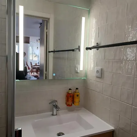 Apartament The Back Yard Nest *