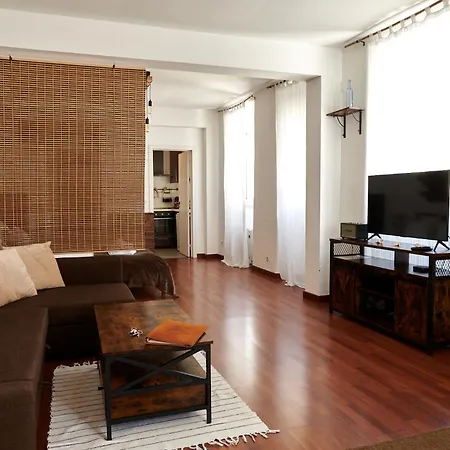 The Back Yard Nest * Lizbona