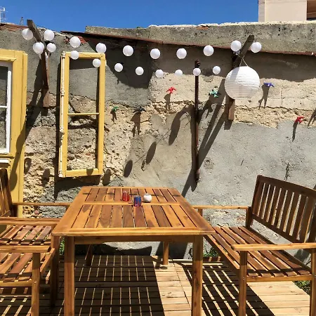 The Back Yard Nest Lisbon
