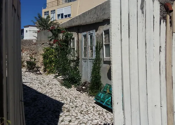 Lägenhet The Back Yard Nest *